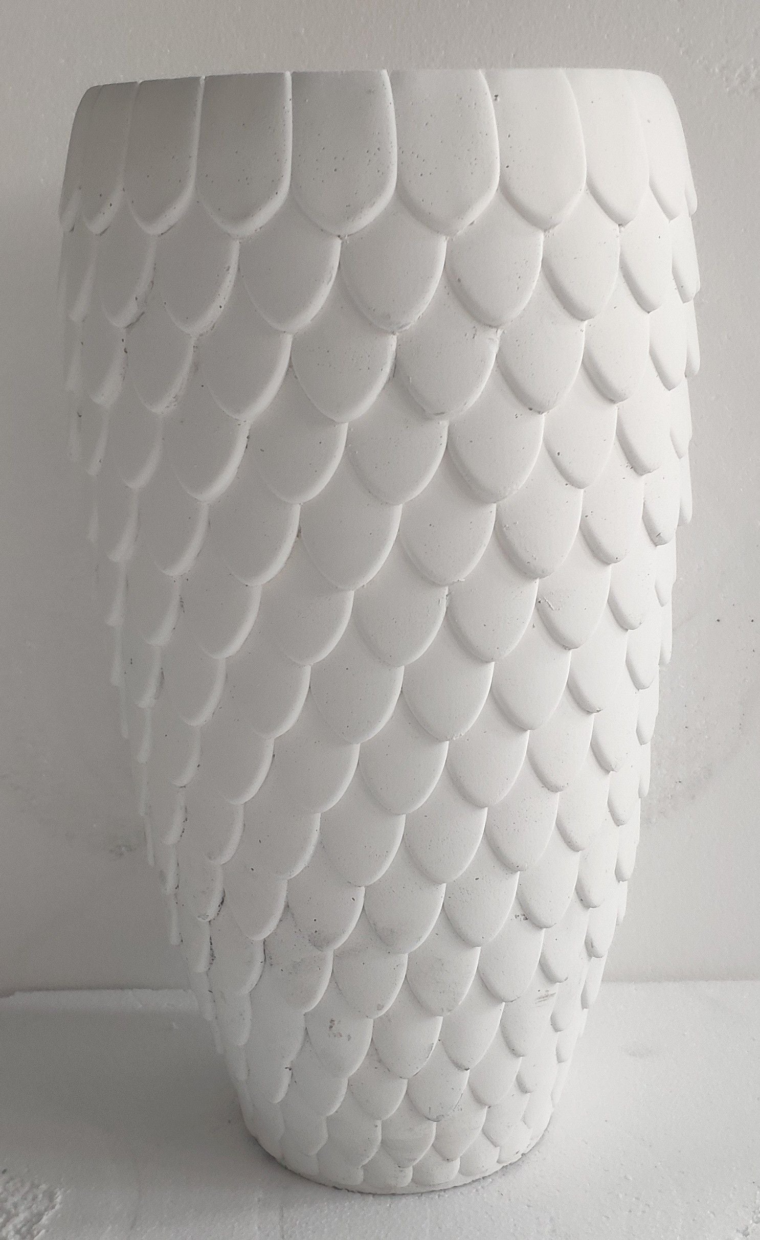 28x48cm Scalloped White Fiberclay Planter #KD-102