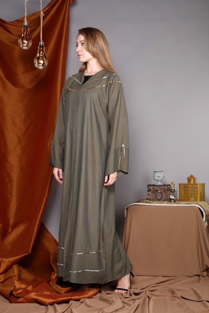 MOiSTREET V-Neck Green Embroidery Abaya
