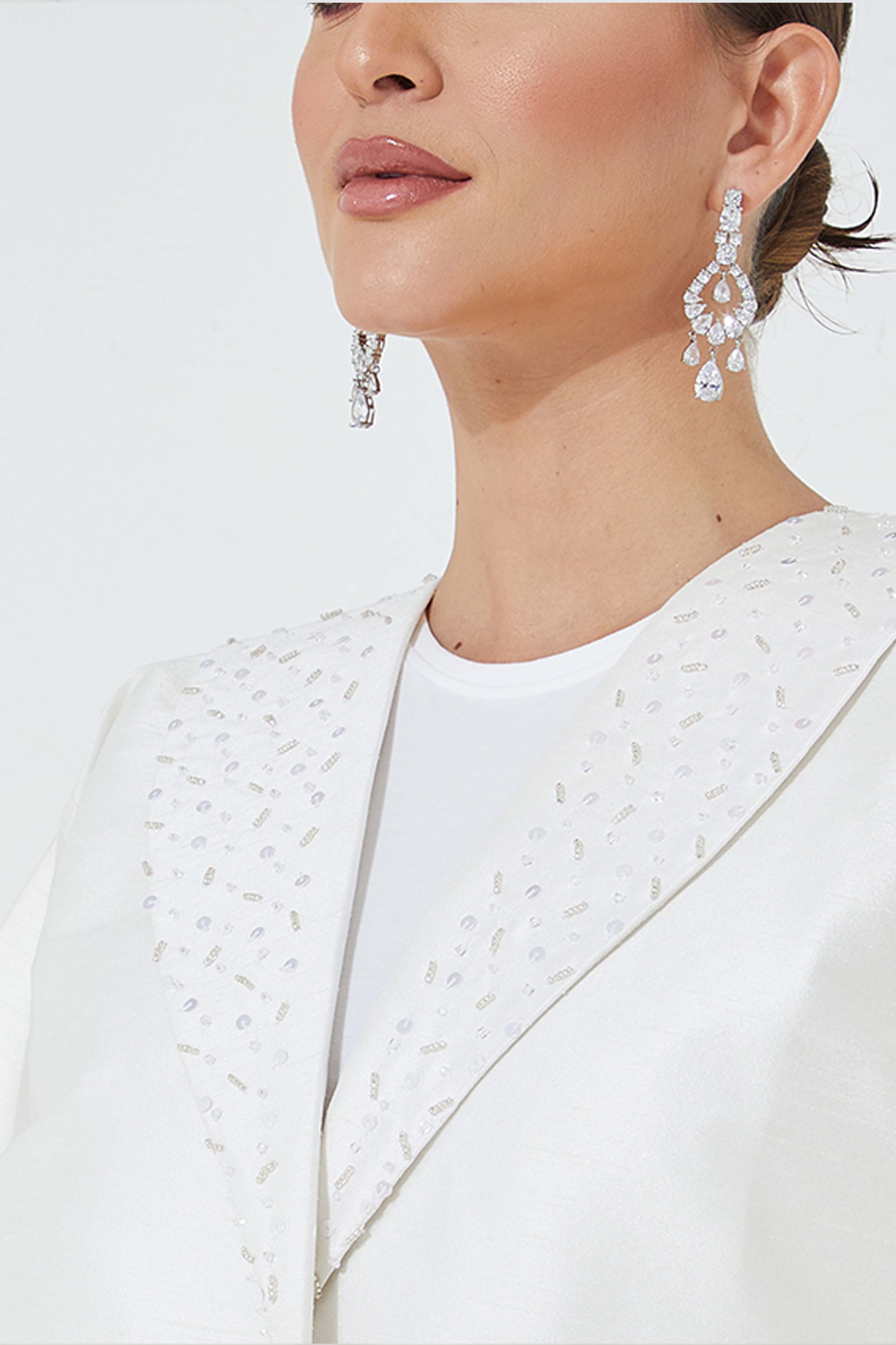 MOiSTREET  Off White Hindi Harir Abaya with Handwork