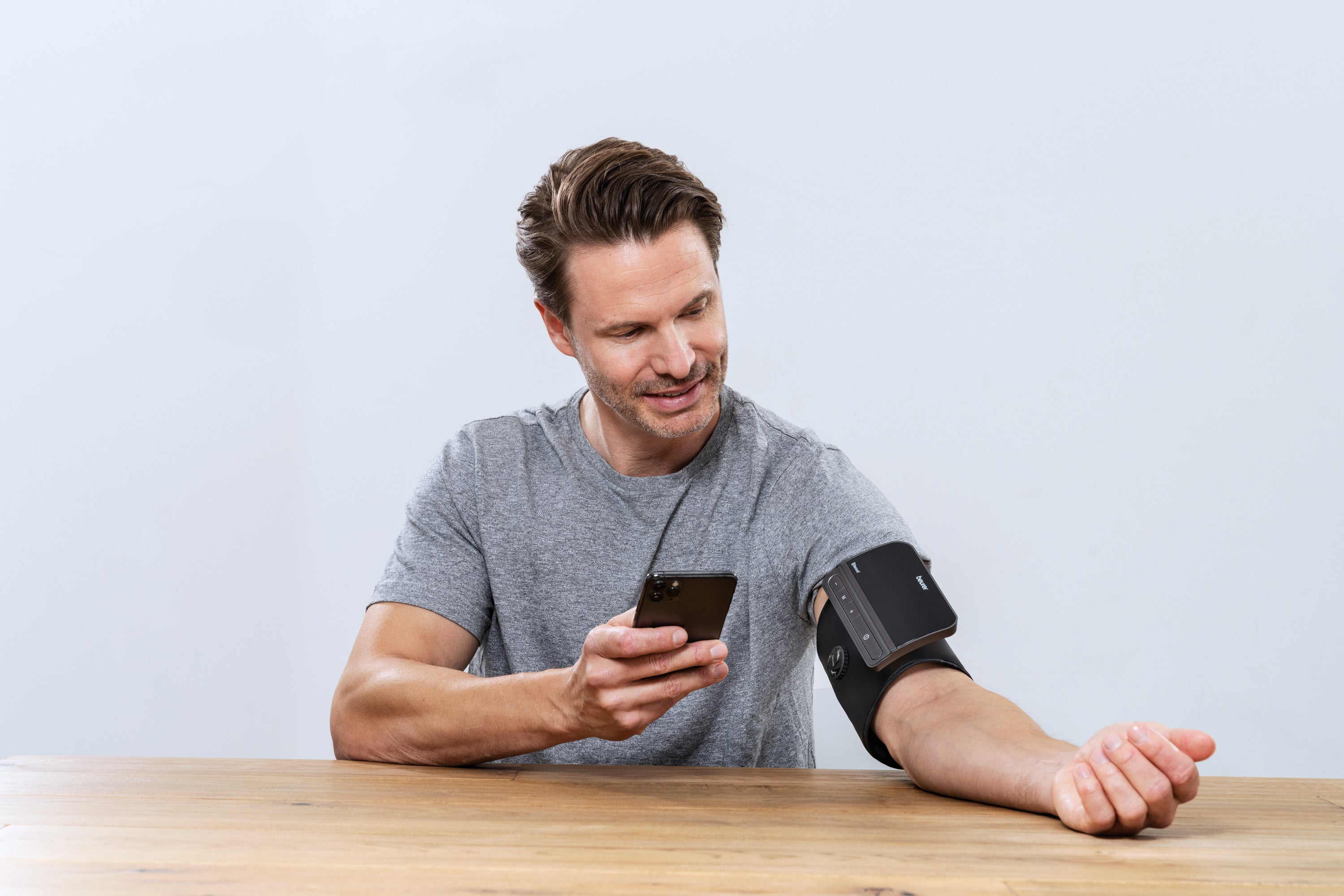 BEURER BM81 Upper Arm Blood Pressure Monitor EasyLock with Bluetooth 24-40cm