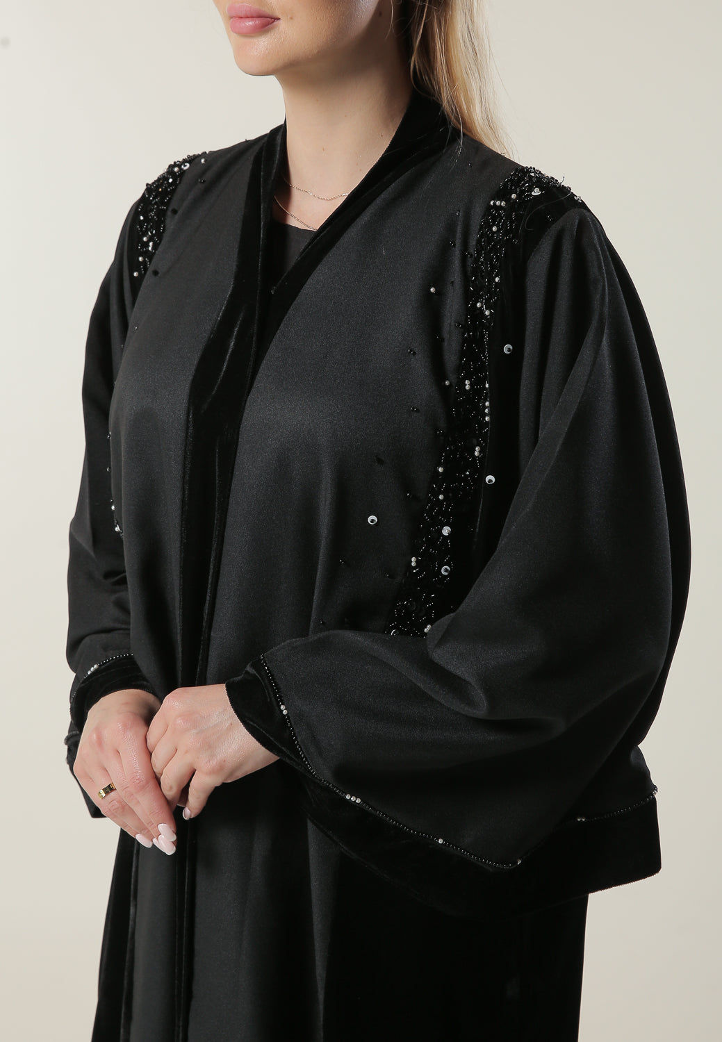 MOiSTREET Abstract Handwork Abaya