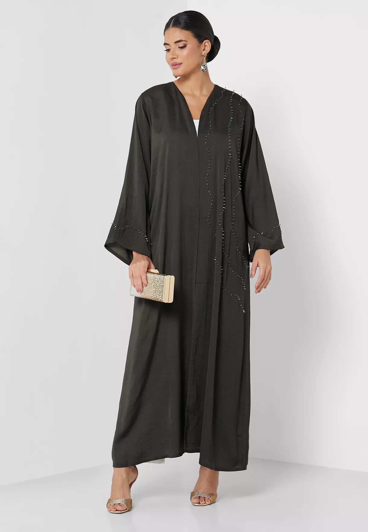 MOiSTREET Classic  Harir Maqsood Dark Green Abaya With Handwork