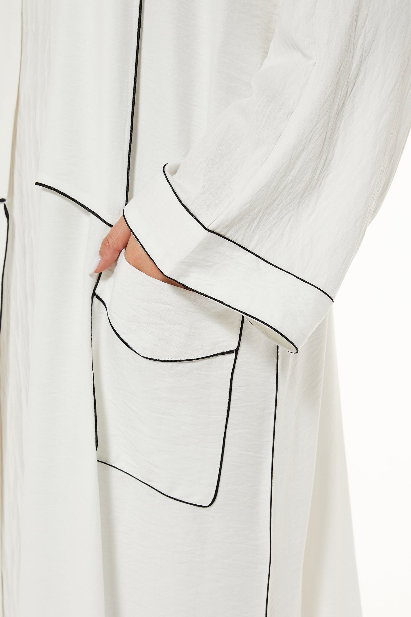 MOiSTREET White Linen Casual Abaya