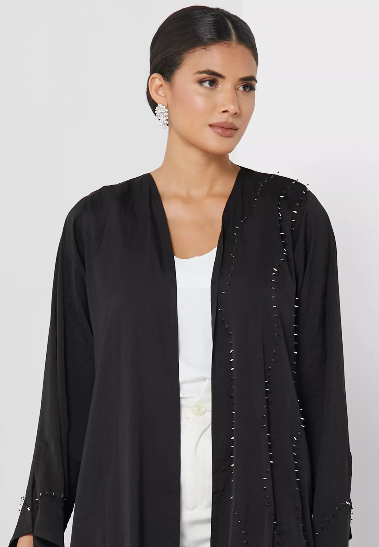 MOiSTREET Classic  Harir Maqsood Abaya With Handwork