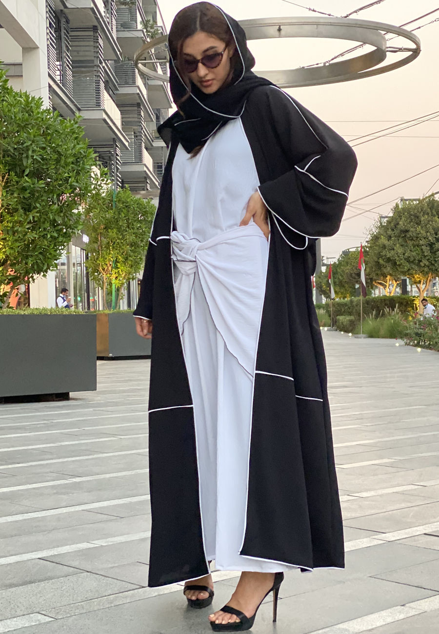 MOiSTREET Black Abaya Set with Inner & Belt