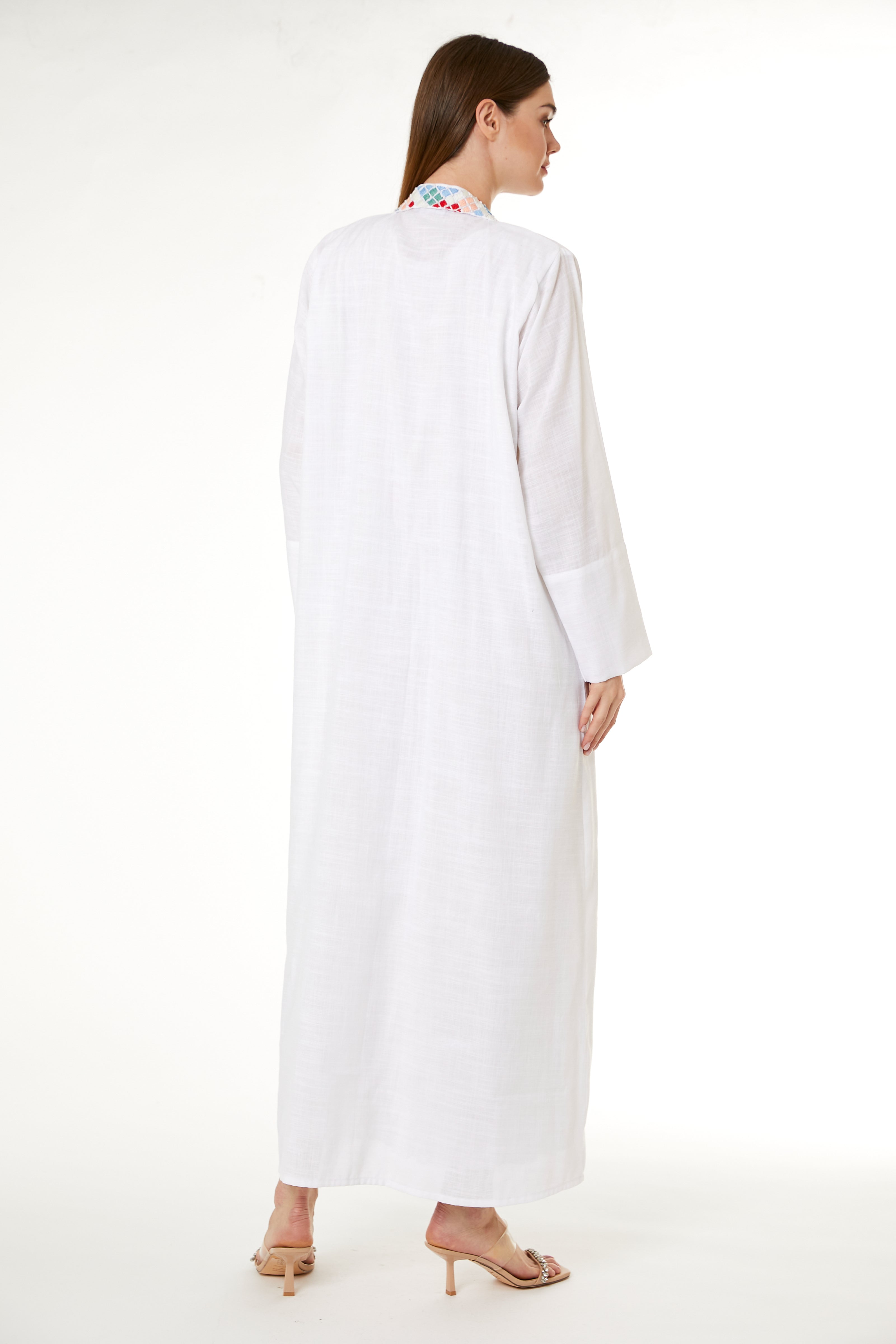 MOiSTREET White Barbie Crepe Embroidered Abaya