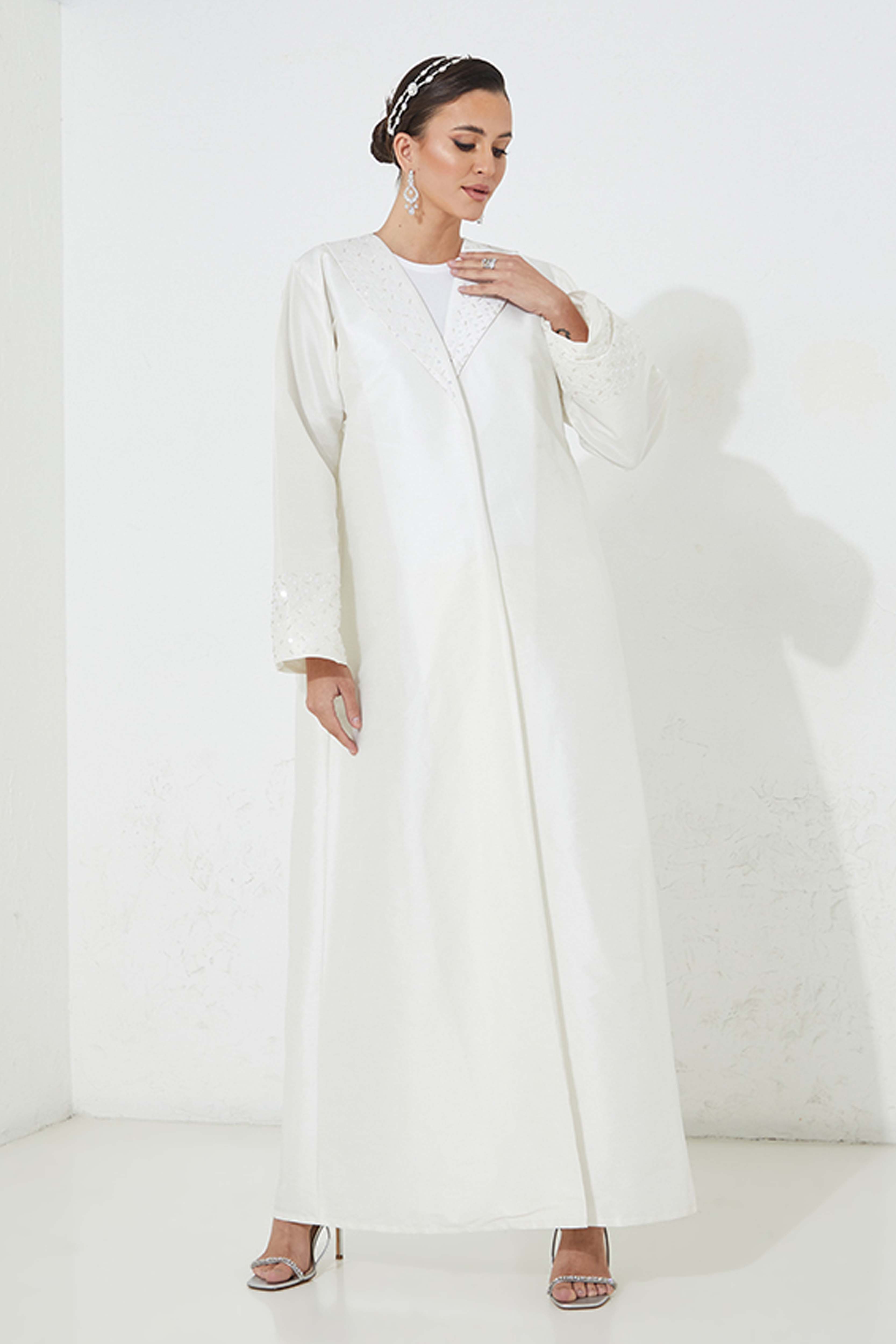 MOiSTREET  Off White Hindi Harir Abaya with Handwork