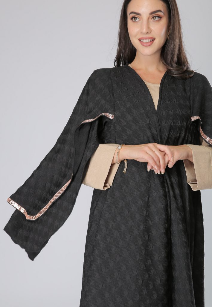 MOiSTREET Batwing Sleeves Flared Abaya