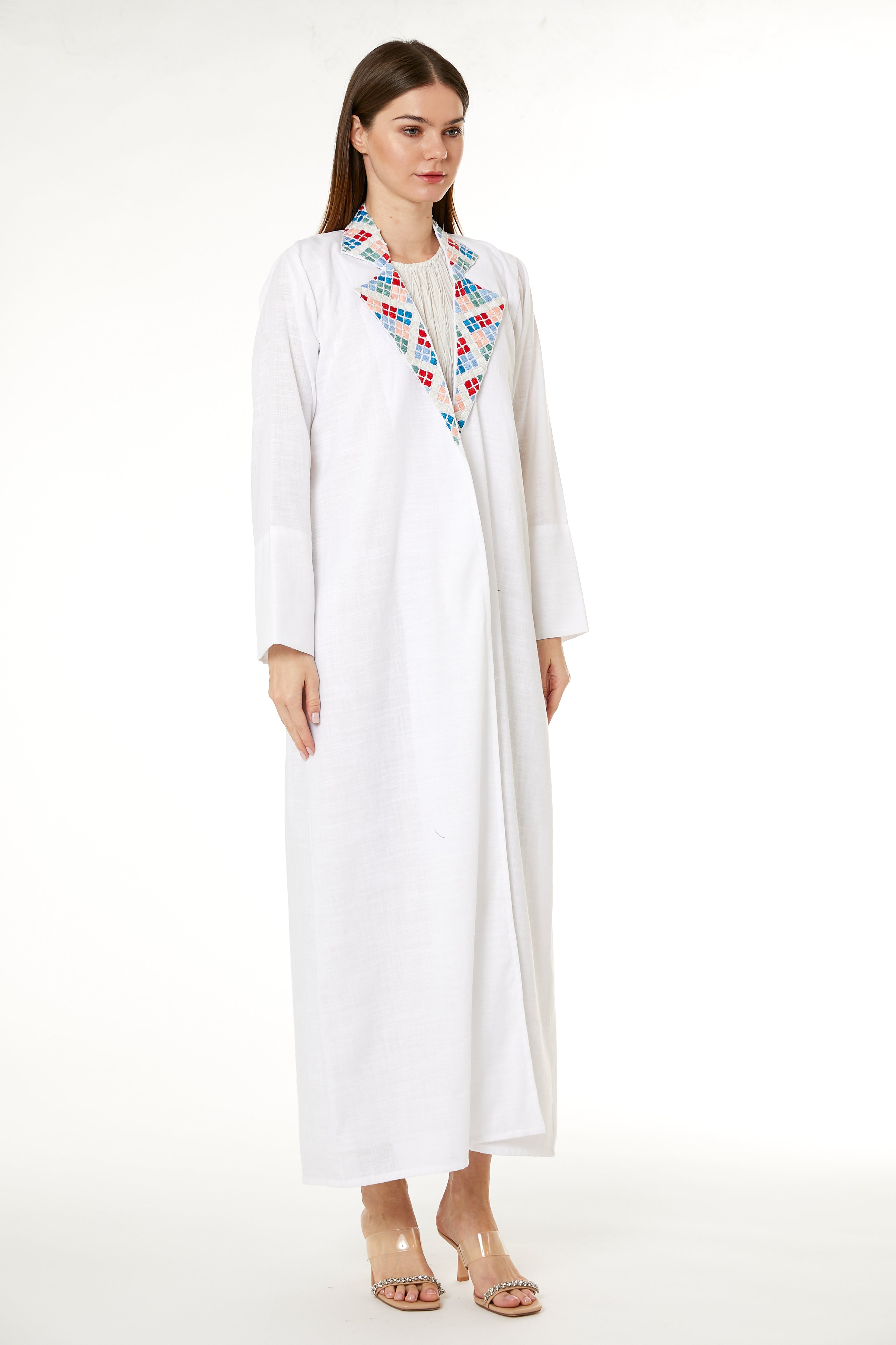 MOiSTREET White Barbie Crepe Embroidered Abaya