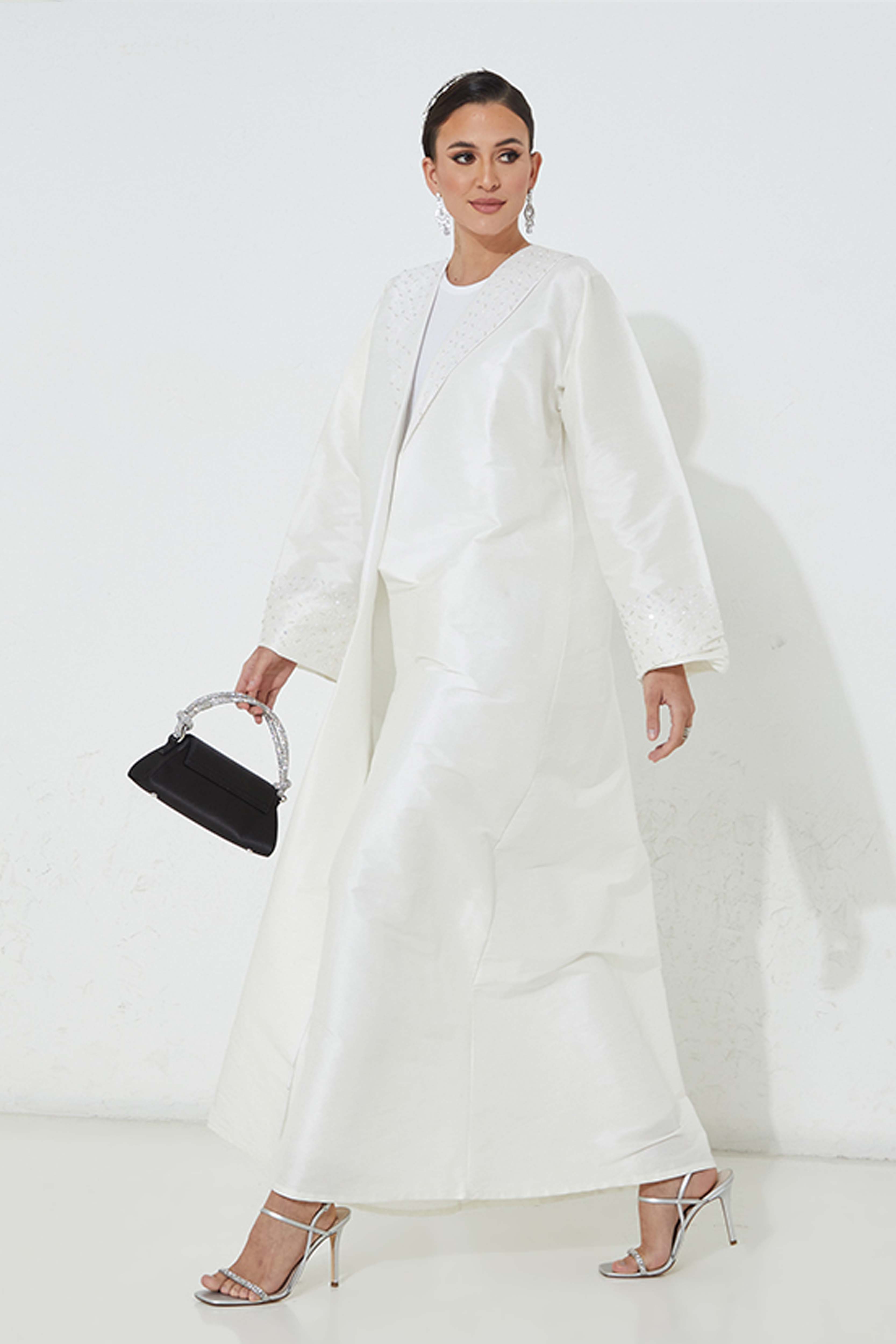 MOiSTREET  Off White Hindi Harir Abaya with Handwork