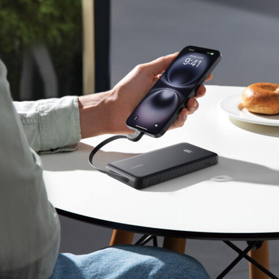 شاحن محمول Anker Zolo 10K بقوة 22.5 واط مزود بكابل USB-C مدمج، سعة 10,000 مللي أمبير في الساعة