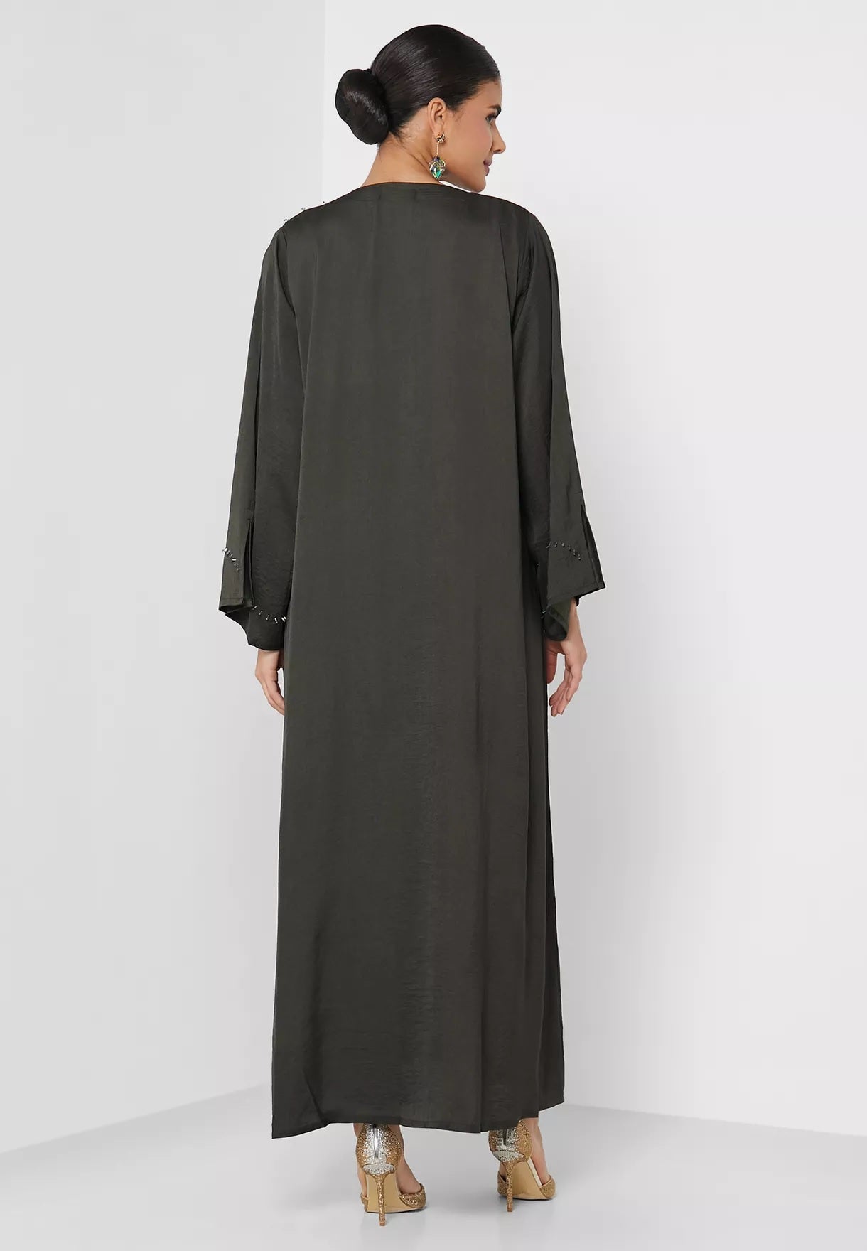 MOiSTREET Classic  Harir Maqsood Dark Green Abaya With Handwork