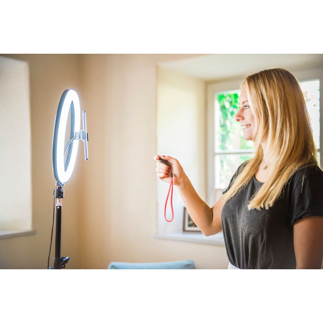 HAMA 4643 SPOTLIGHT 120 LED RING LIGHT,TRIPOD, 12"