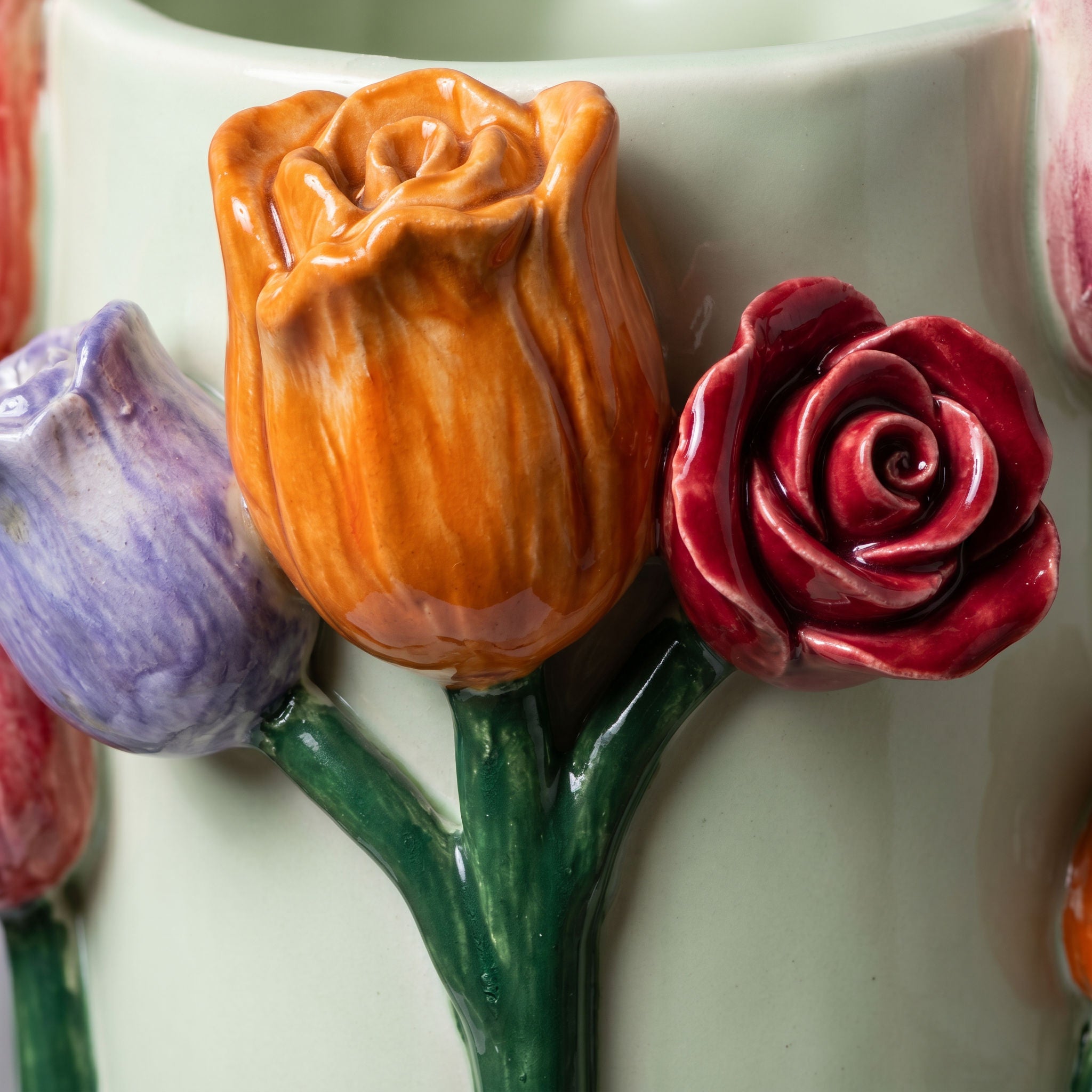 Tati deco Sculpted rose vase small