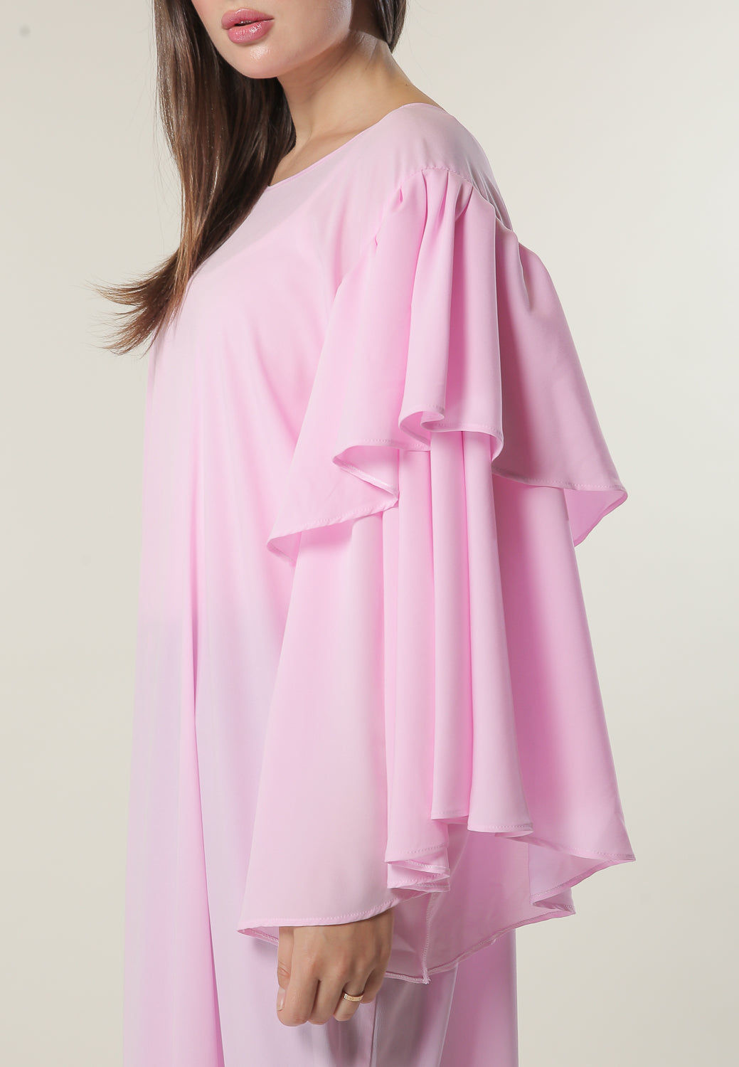 MOiSTREET Frilled Sleeves Under Abaya