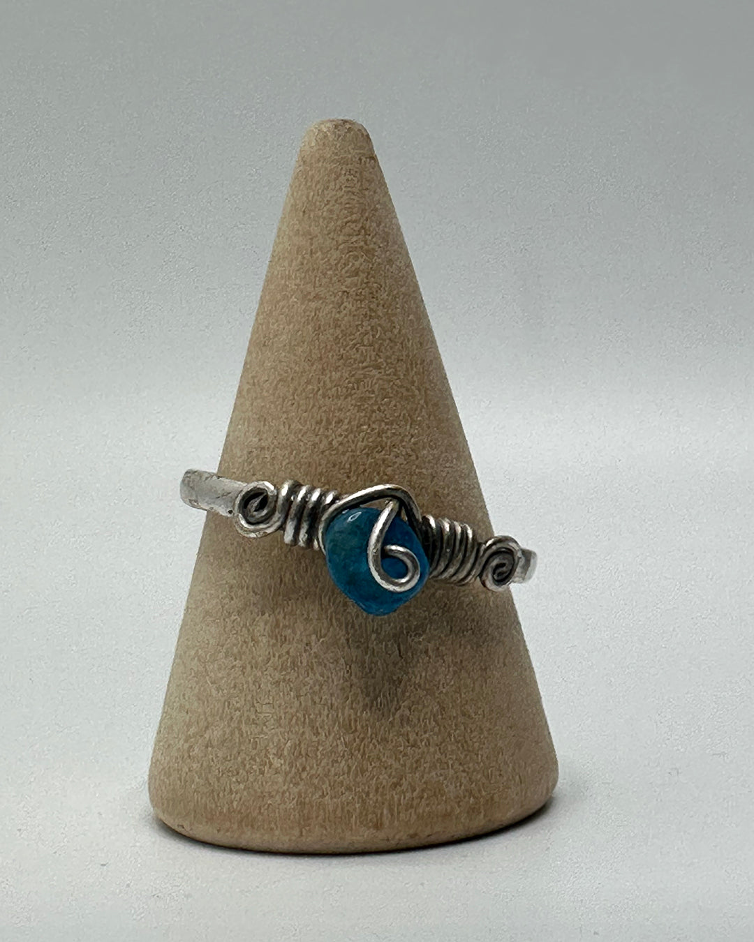 Hartouka Earthbound Wire Rings