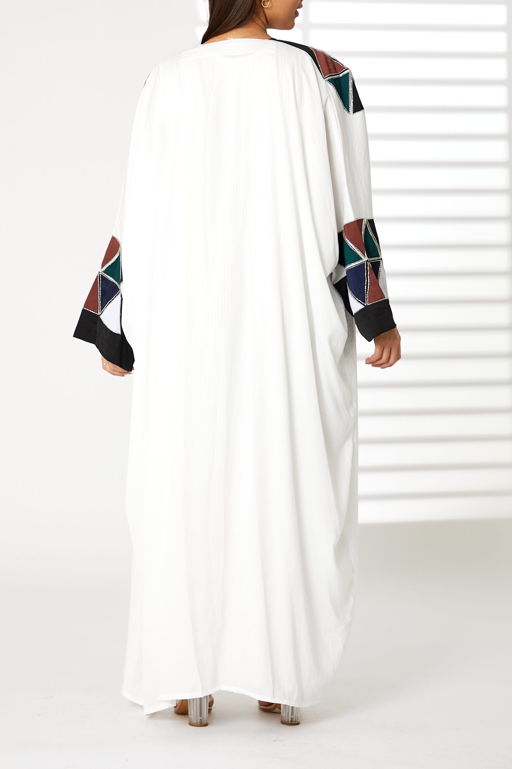 MOiSTREET Harir Maqsood White Bisht Geometrical Embroidery Abaya