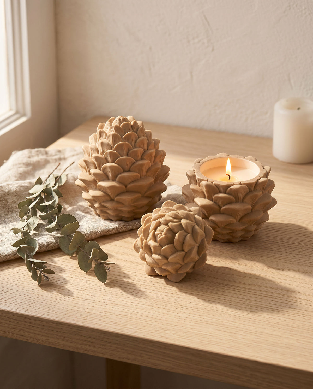 Antique Arch Pinecone Tealight Candle Holder – 10cm