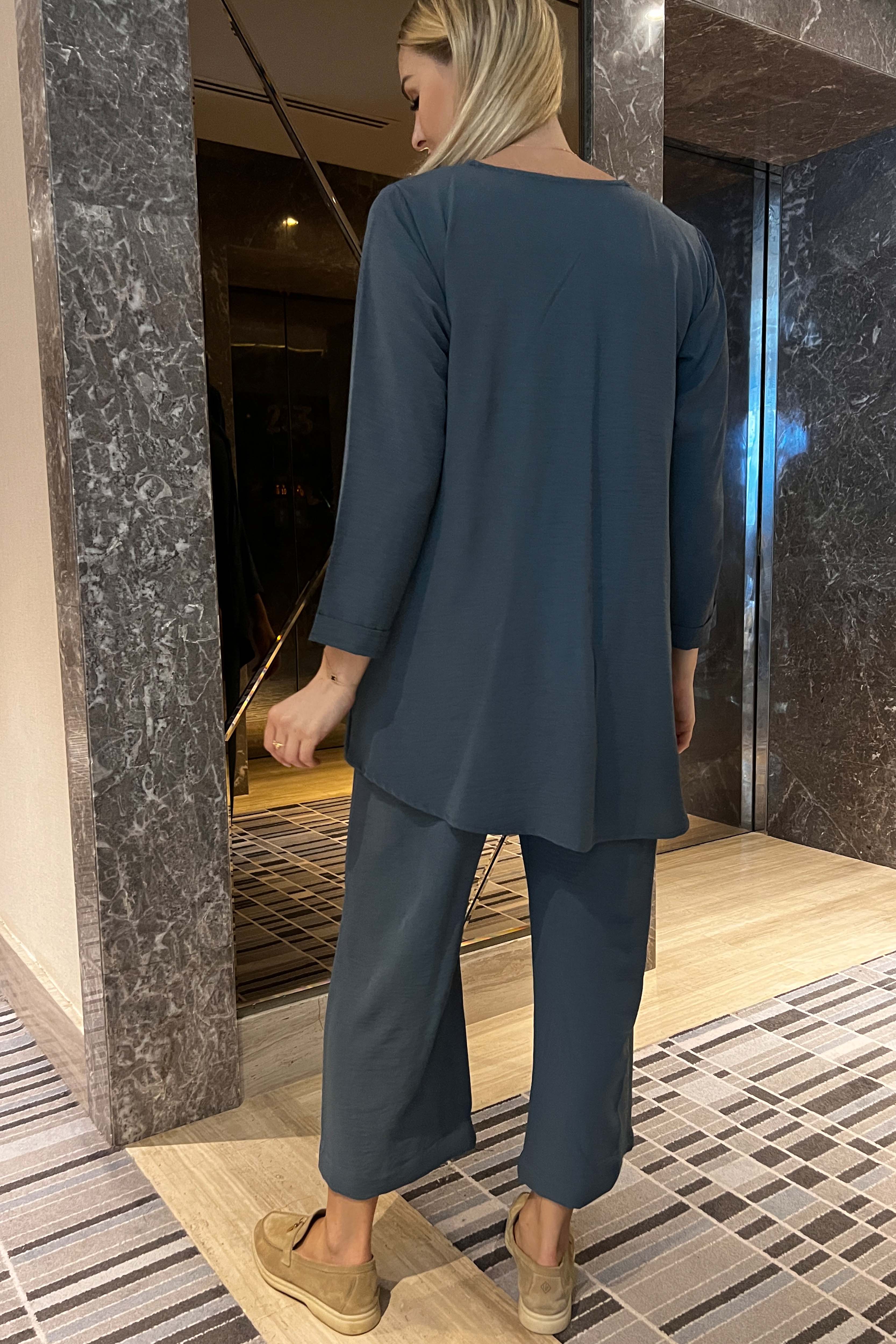 MOiSTREET Grey CEY Fabric Top And Pants Set
