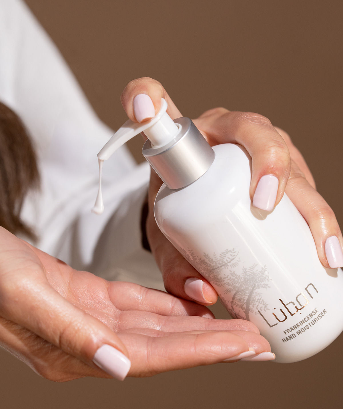 مرطب اليدين باللبان