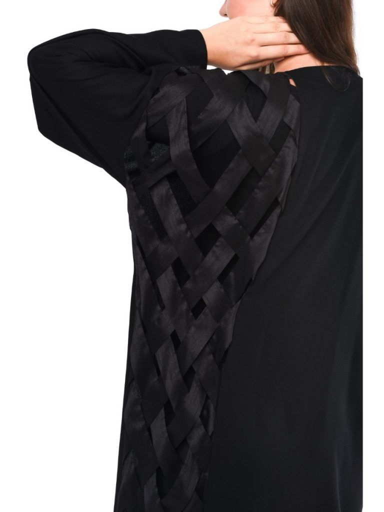 MOiSTREET Criss Cross Detail Design