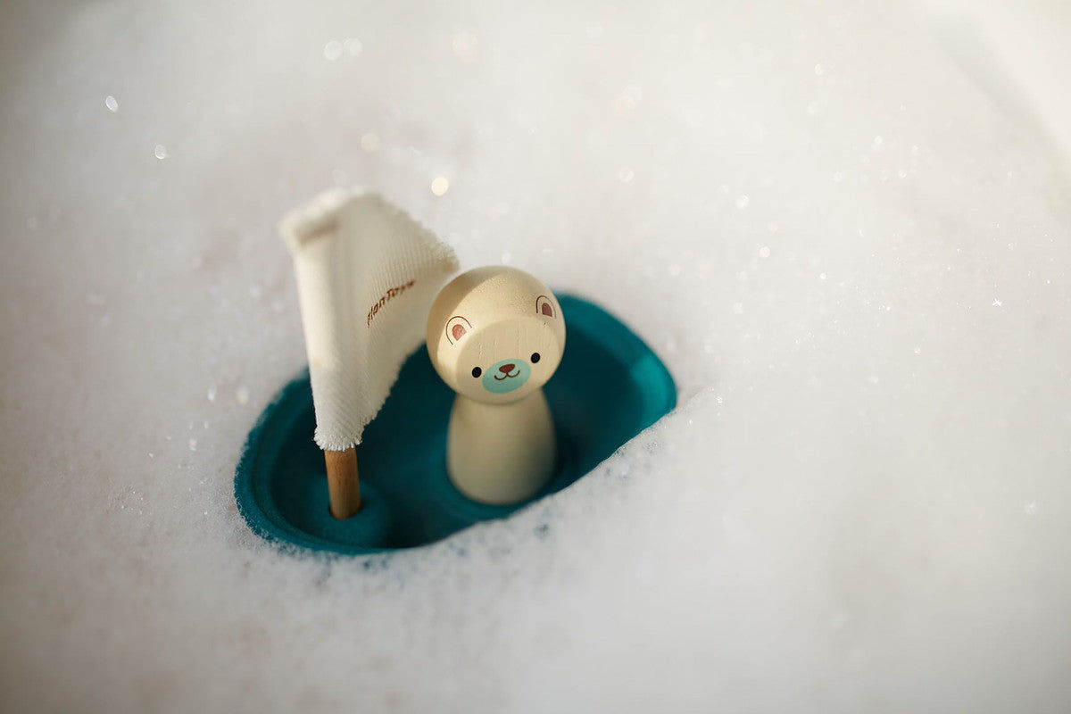 Sailing Boat-Polar Bear