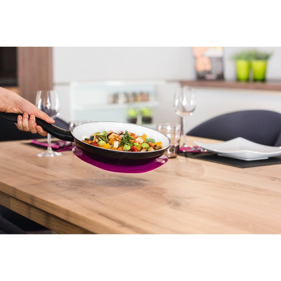 XAVAX 111557 POT COASTER made of silicone, round, 24 cm, blackberry