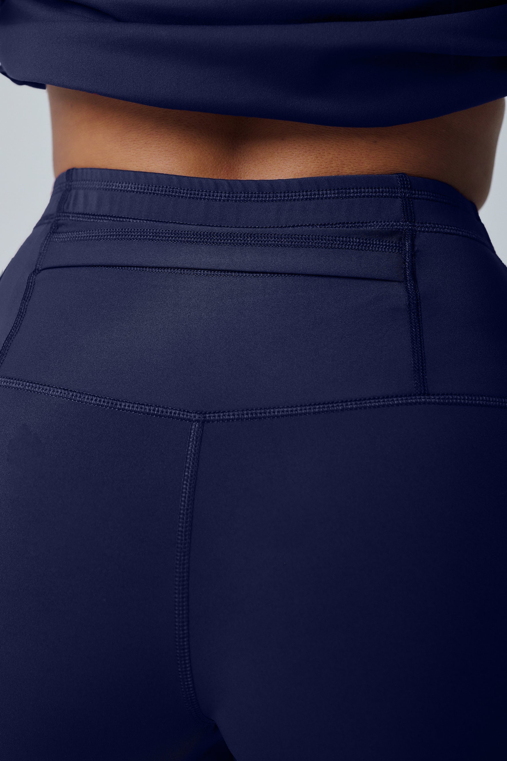 بنطال ضيق كلاسيكي للنساء من MULU - أزرق