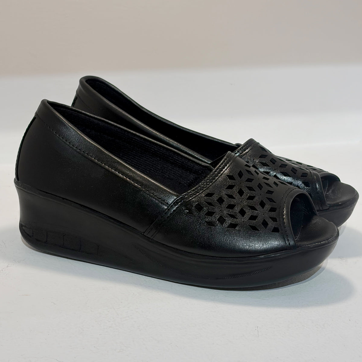 Tunel Women's Medical Shoes