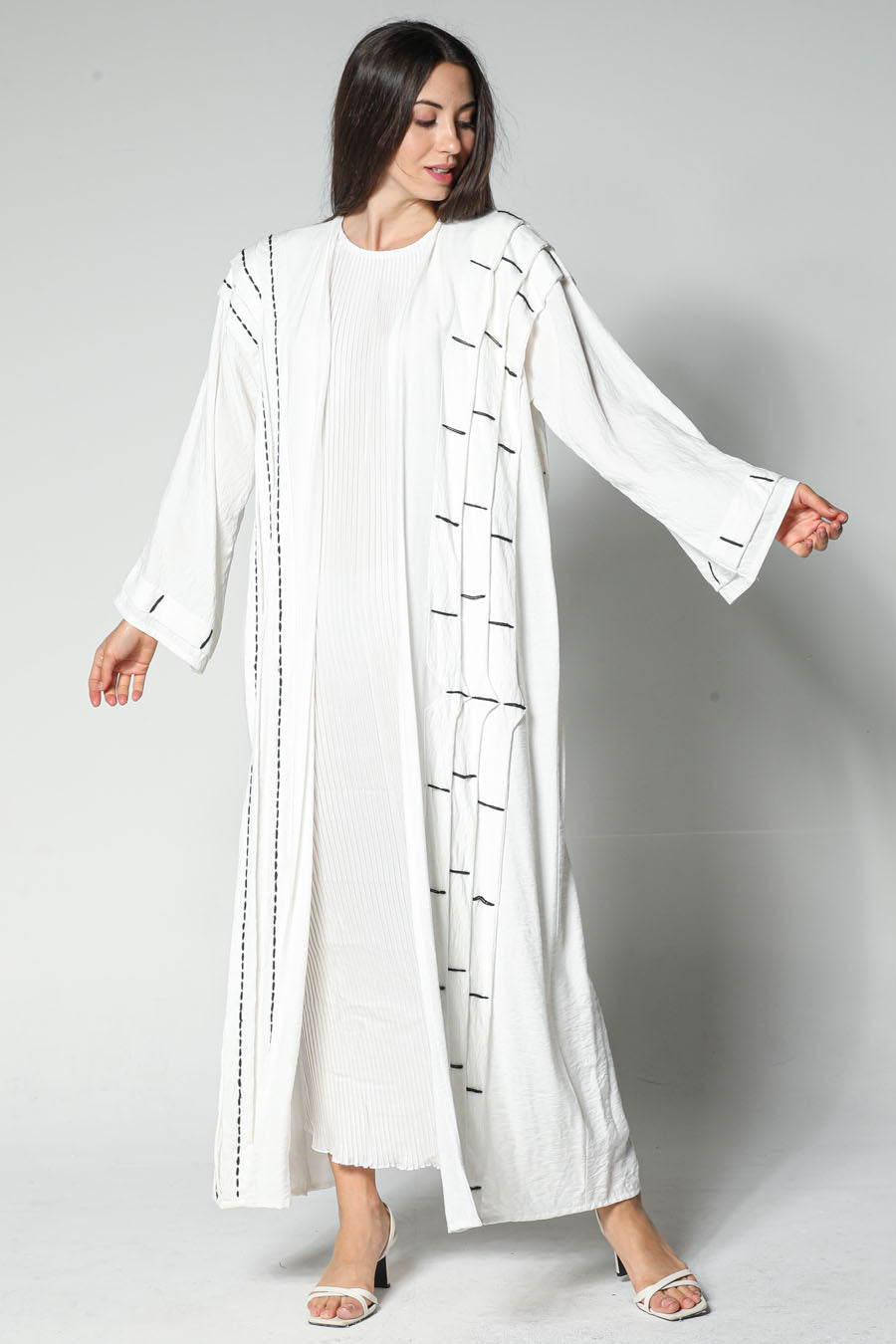 MOiSTREET Linen Abaya with Black Thread Work