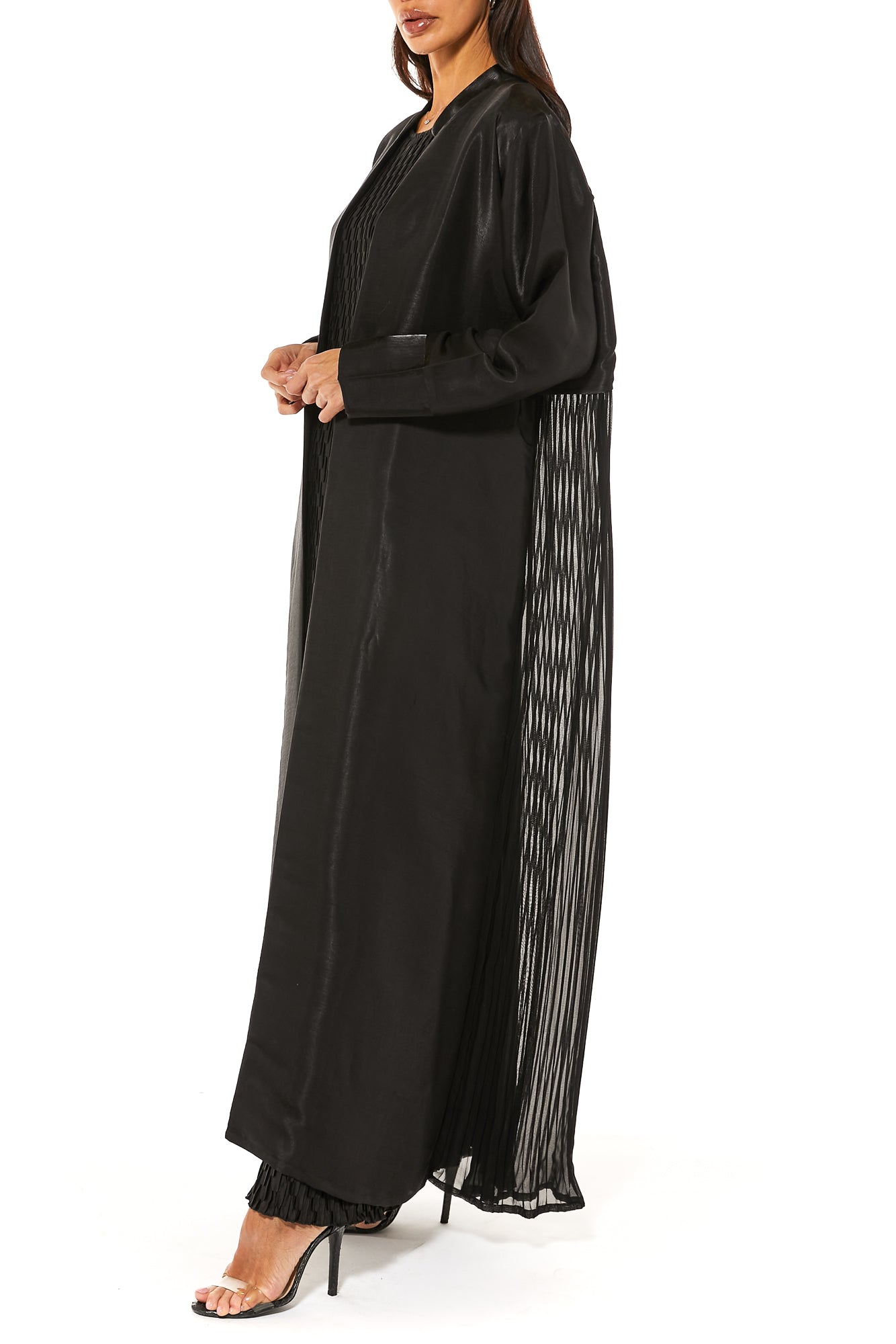 Black Abaya Set With Pleated Detailing. Comes With Pleated Underdress