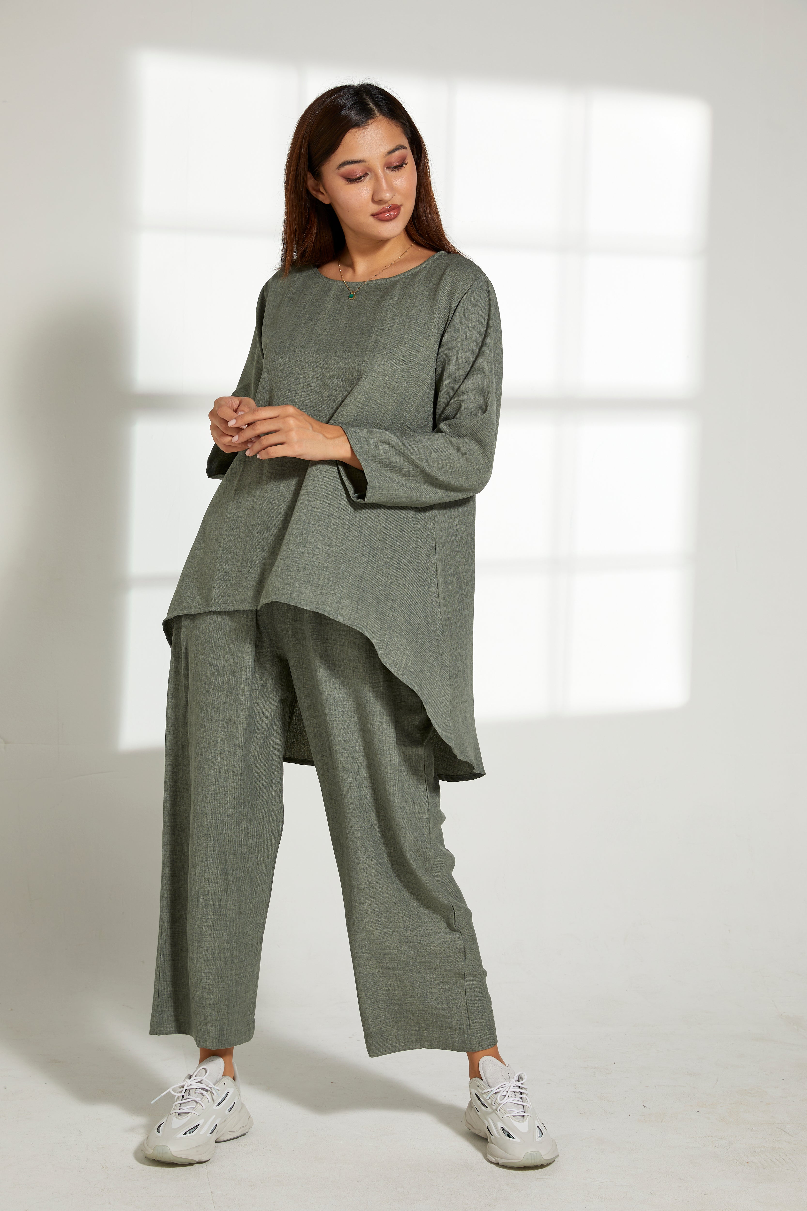 MOiSTREET Green CEY Mélange Fabric Top And Pants Set