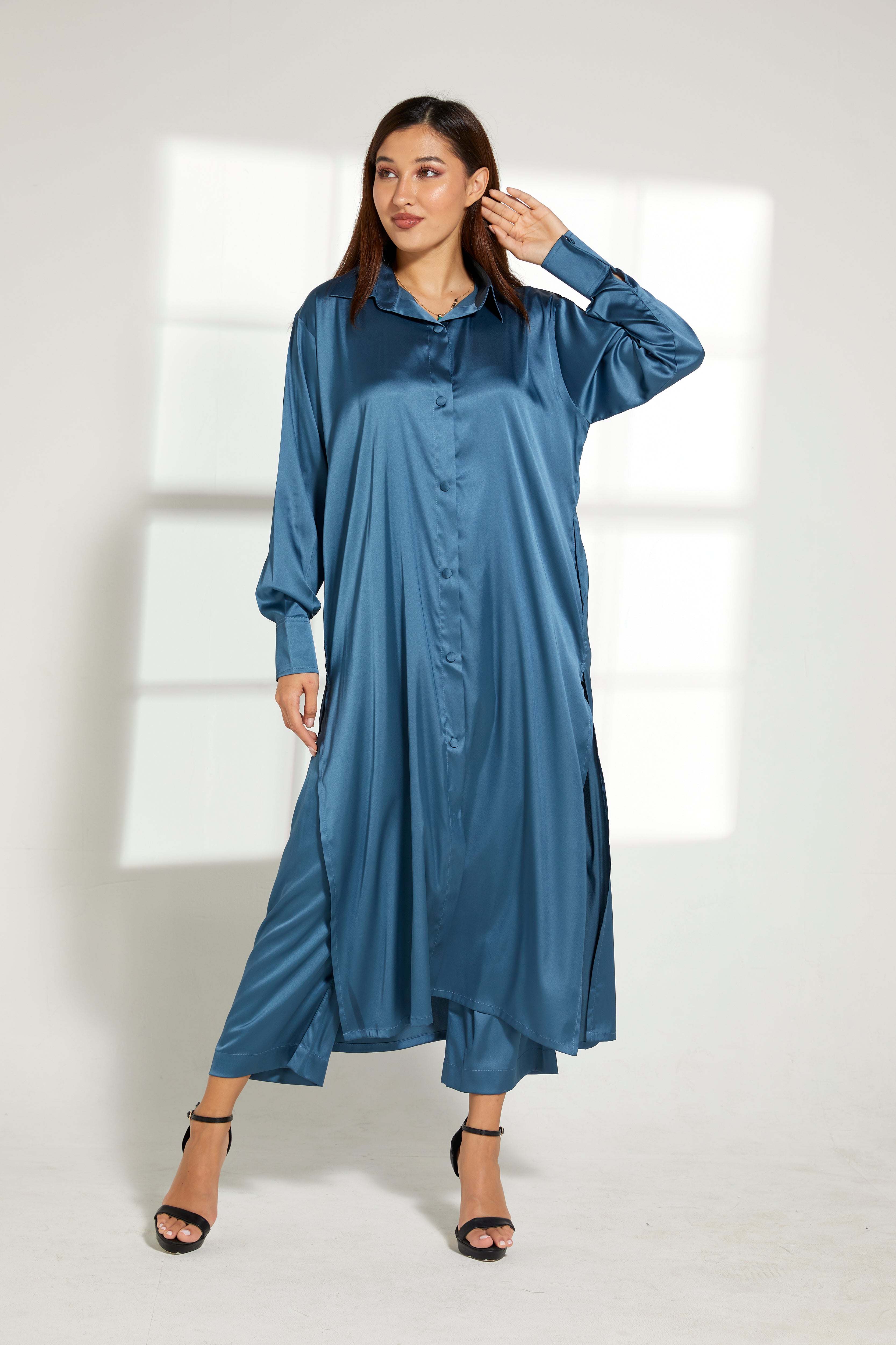 MOiSTREET Blue Silk Fabric Top and Pants Set