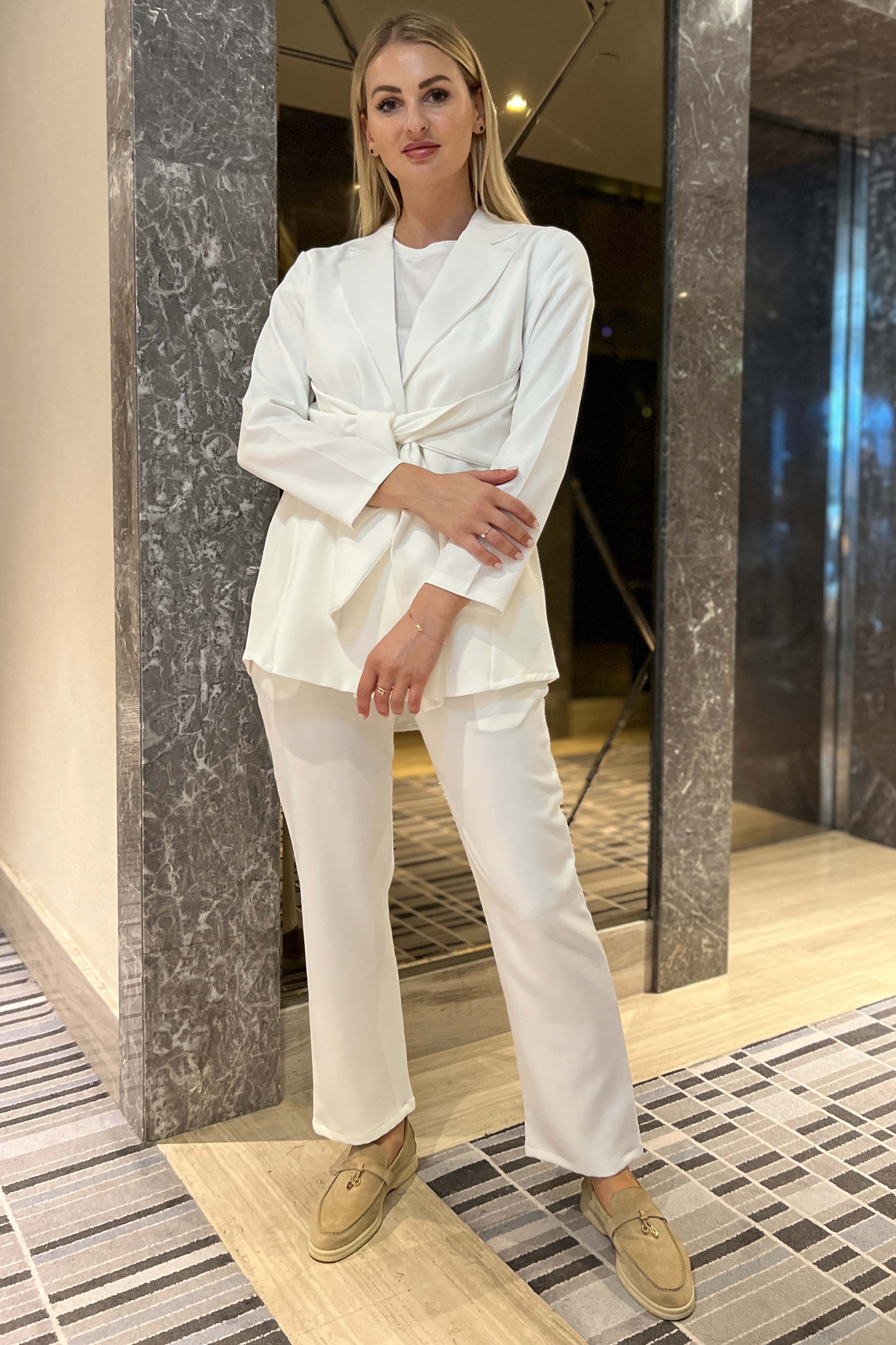 MOiSTREET Off White  Barbie Crepe Fabric Blazer and Pants Set