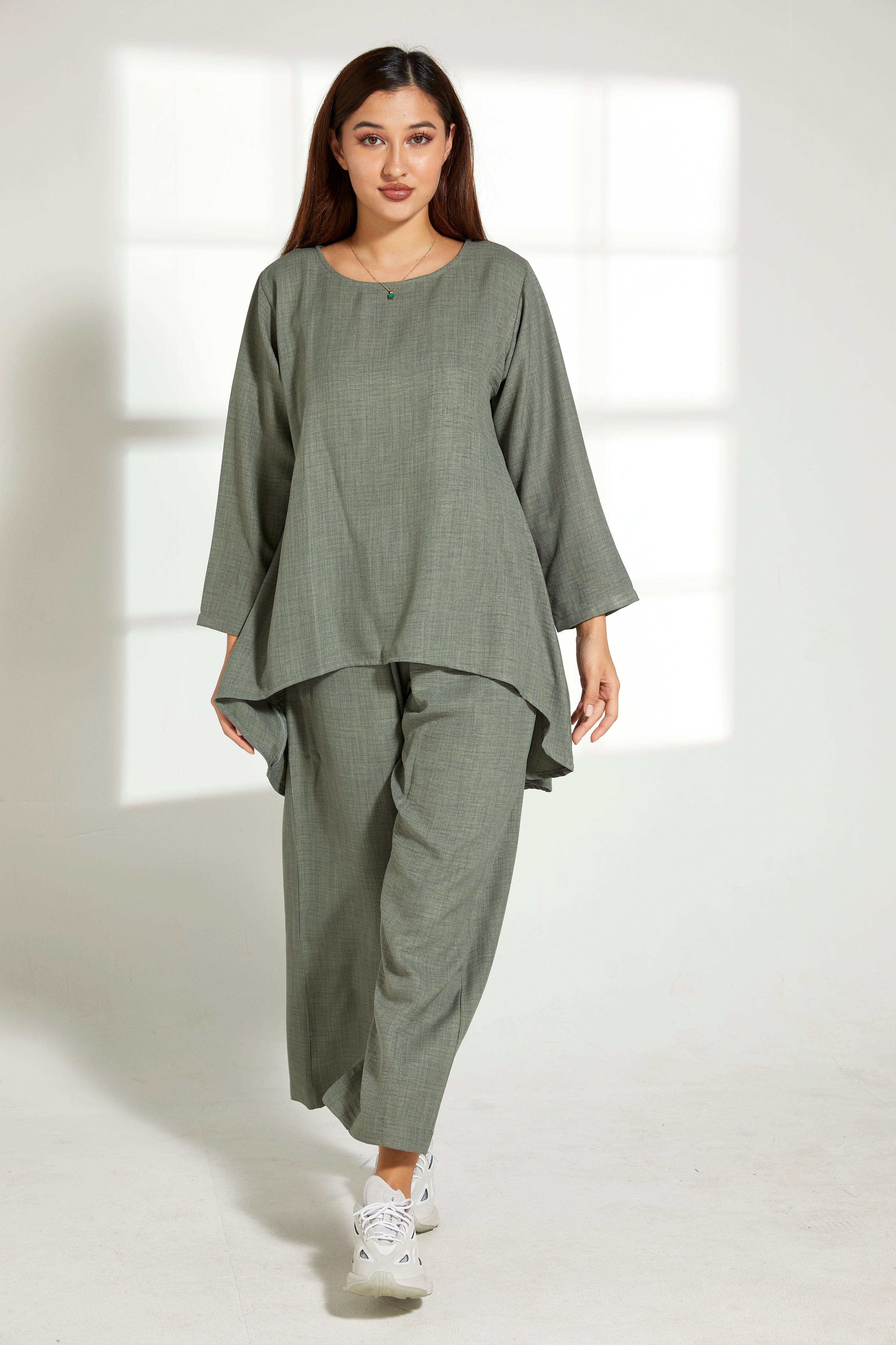 MOiSTREET Green CEY Mélange Fabric Top And Pants Set