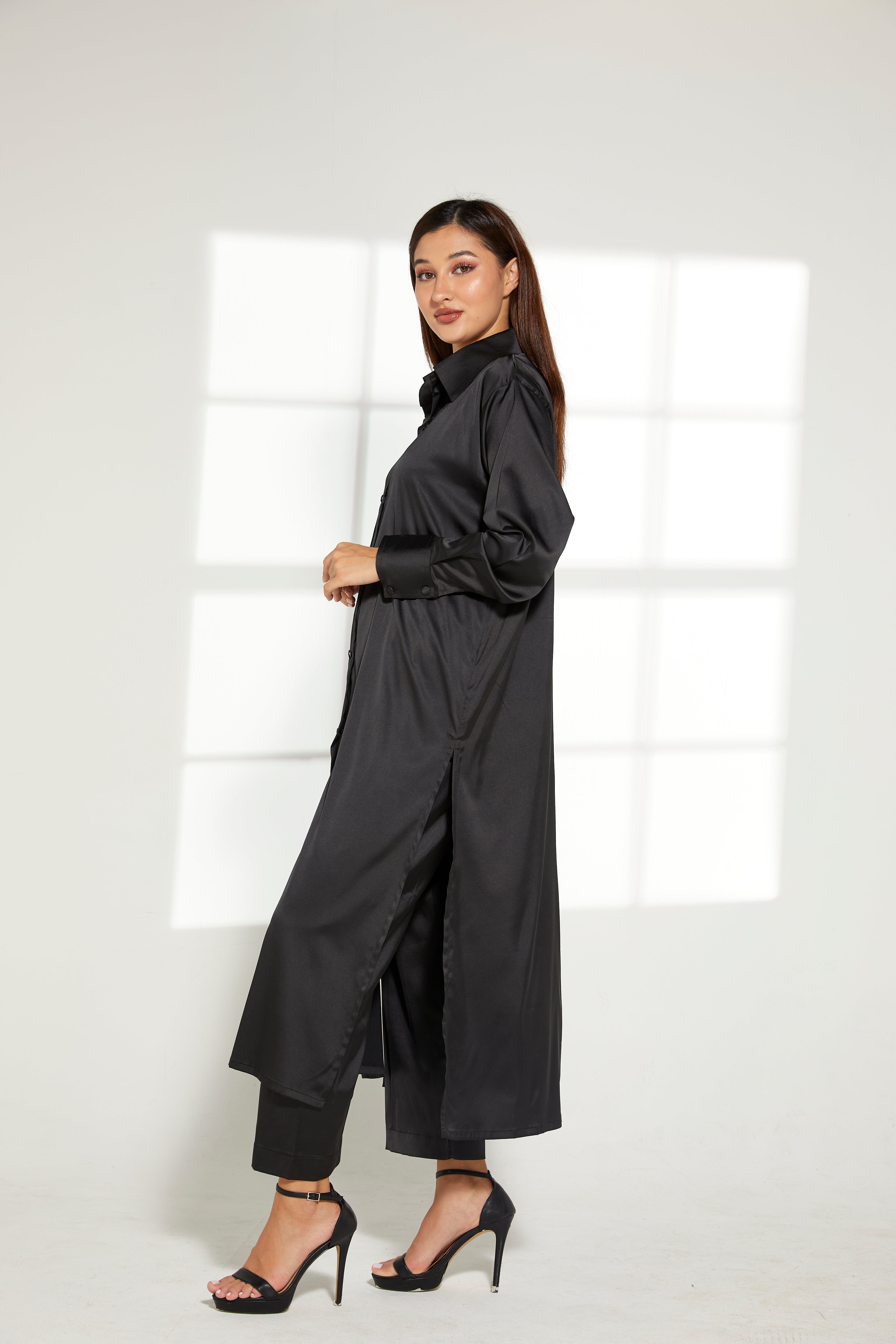 MOiSTREET Black Silk Fabric Top and Pants Set