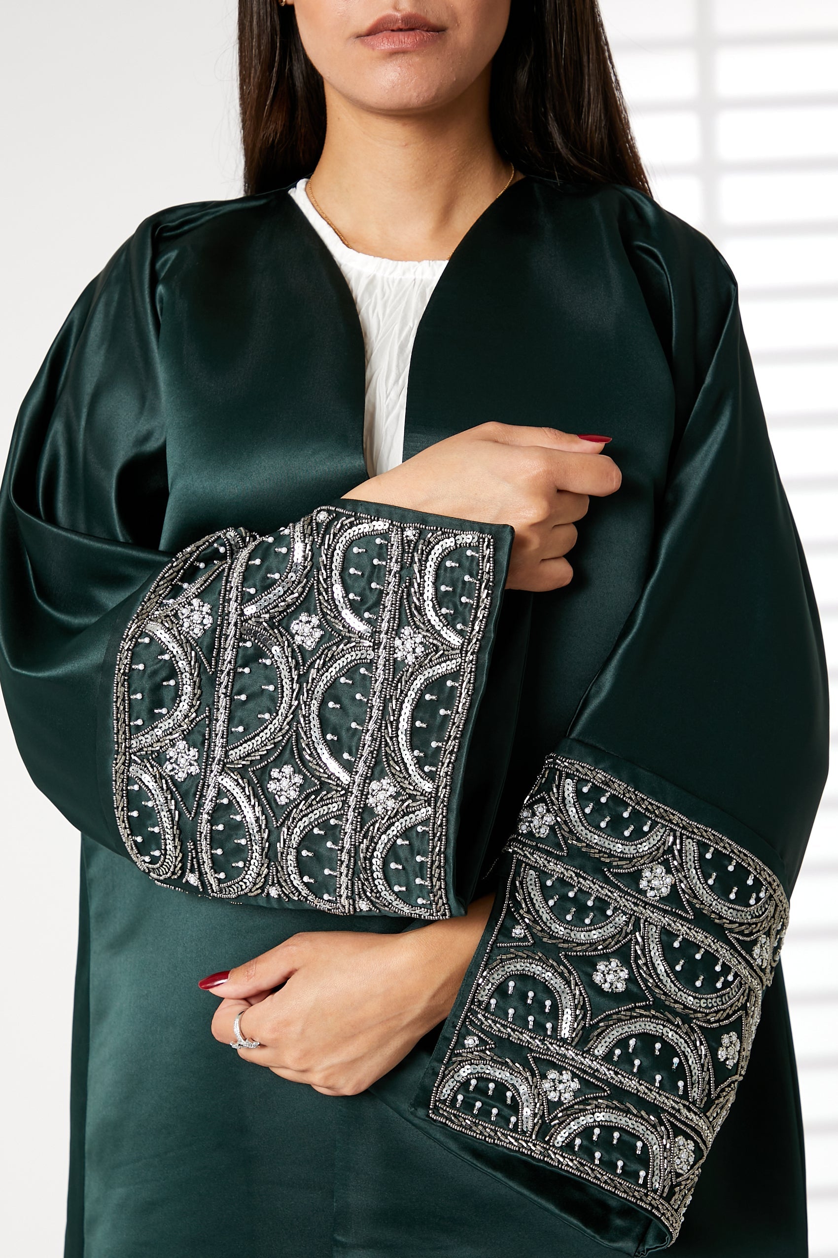 MOiSTREET Green V-Neck Bridal Satin Split Cuffs Abaya