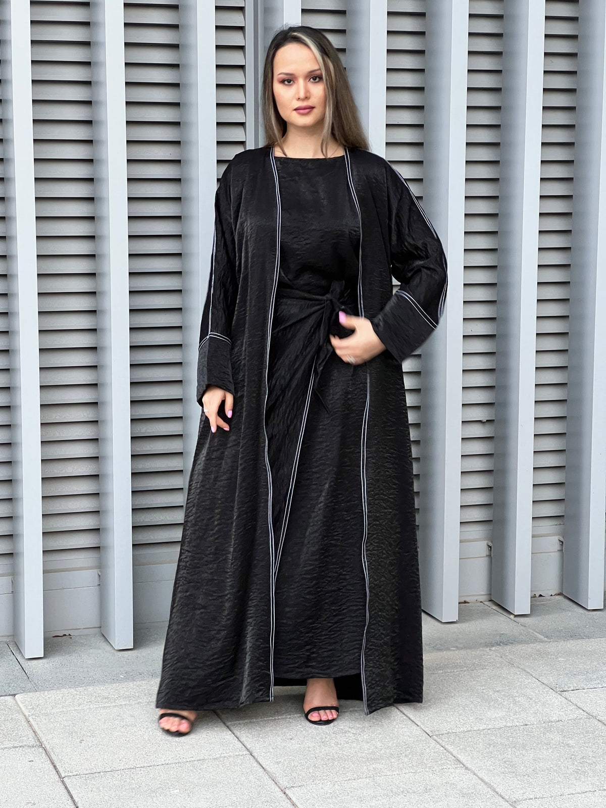 MOiSTREET 4 Pieces Abaya Set With Under Dress belt And Scarf