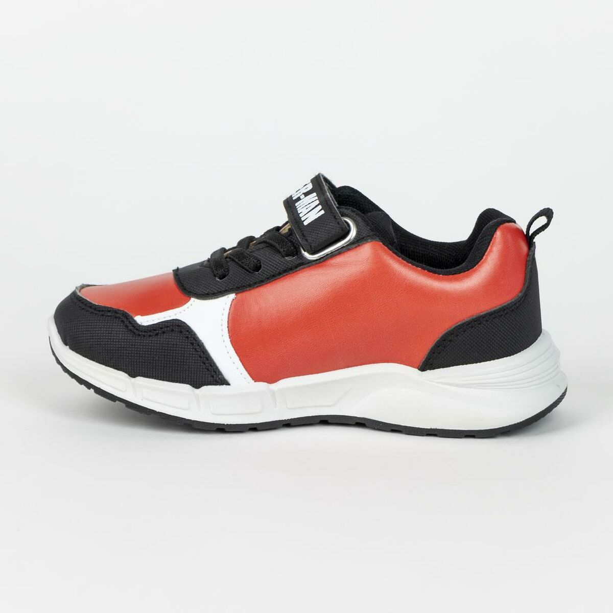 حذاء رياضي للأطفال بلون أحمر بطبعة سبايدرمان