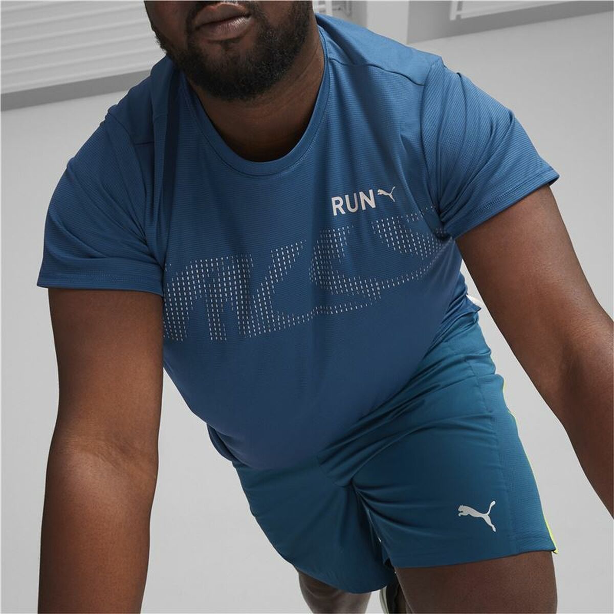 تي شيرت رجالي بأكمام قصيرة Puma  Run Favourite أزرق داكن