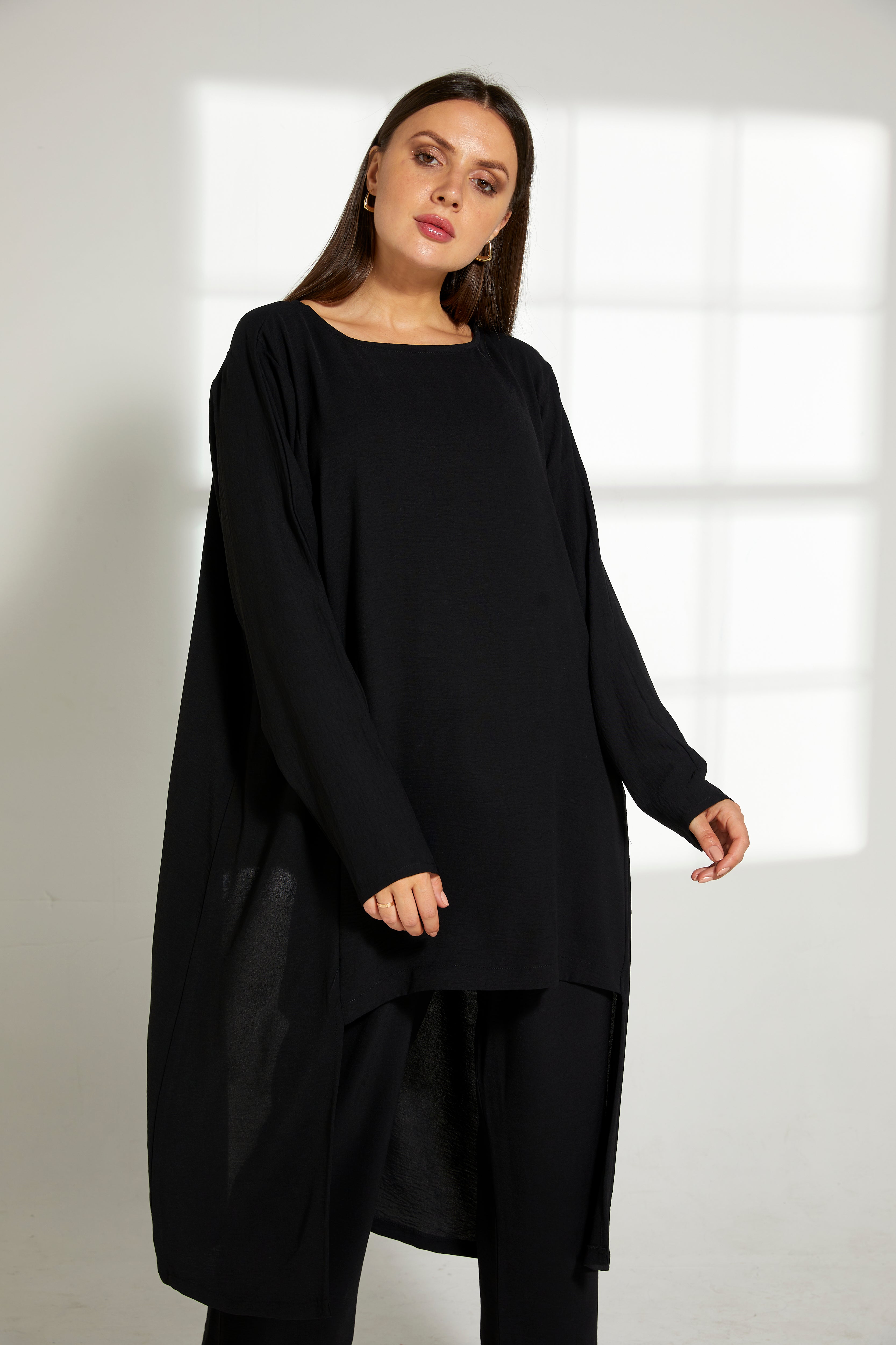 MOiSTREET Black CEY Fabric Top And Pants Set