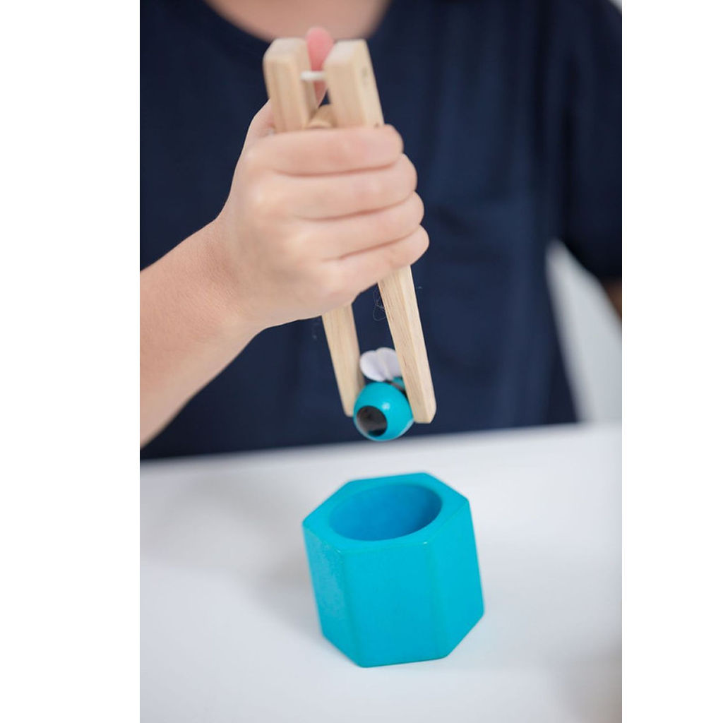 خلايا النحل من PlanToys — لعبة خشبية لتنمية المهارات الحركية الدقيقة