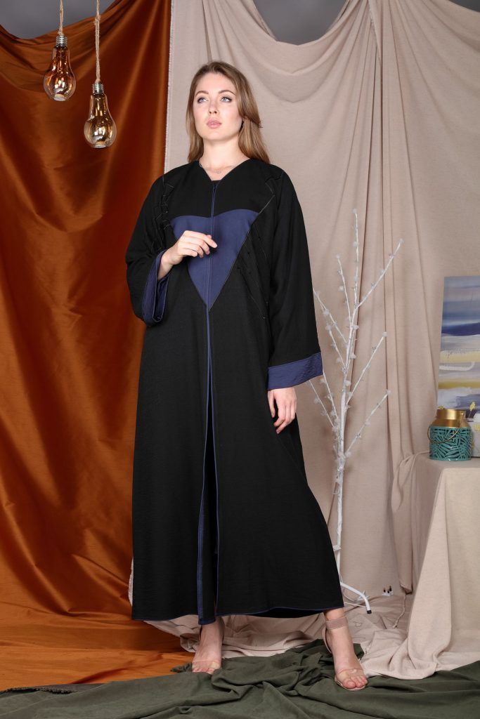 MOiSTREET Triangular heart with Piping Abaya