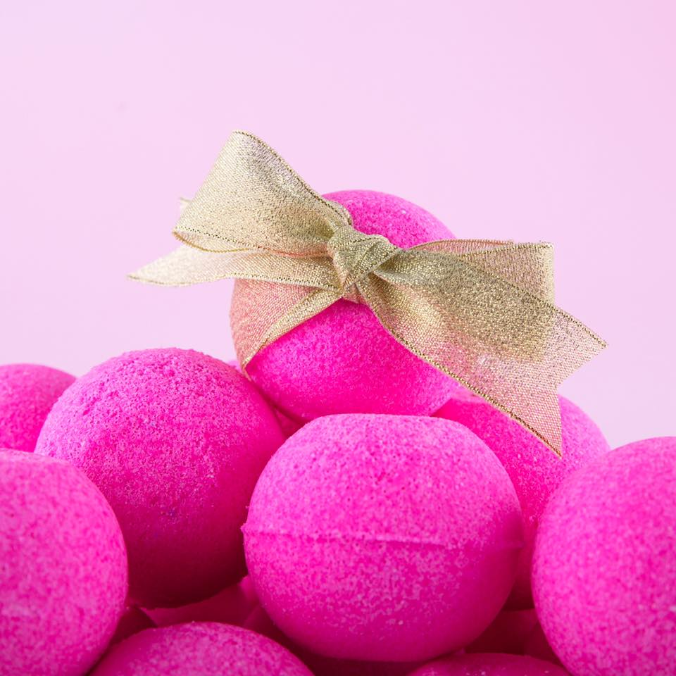 Bubblegum Bath Bomb