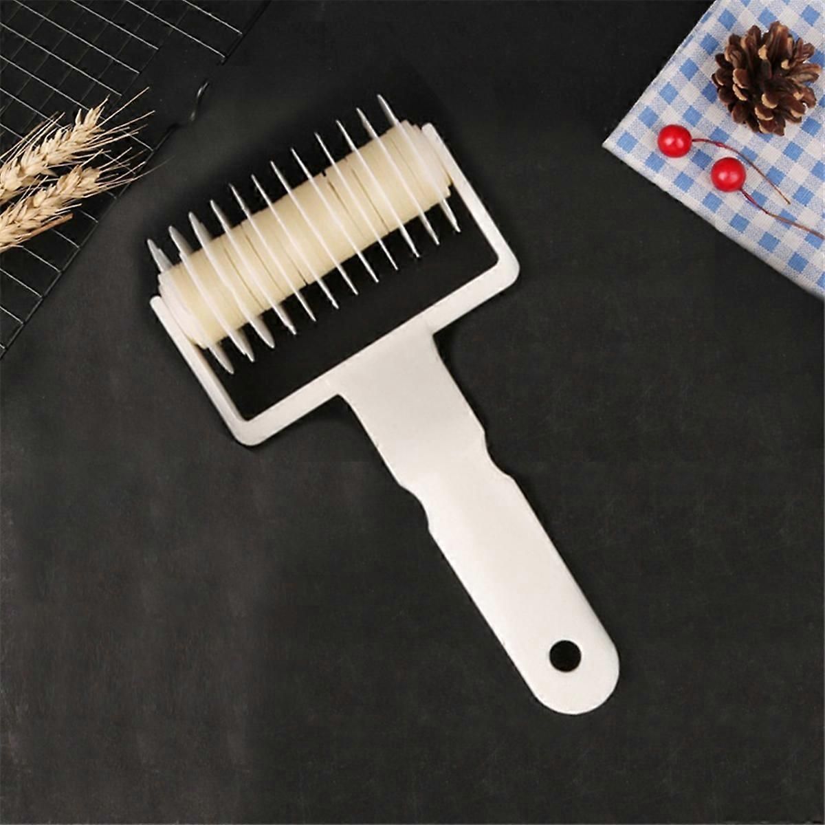 Pizza Roller Wheel Kitchen Baking Gadget Pizza Roller Baking Tool