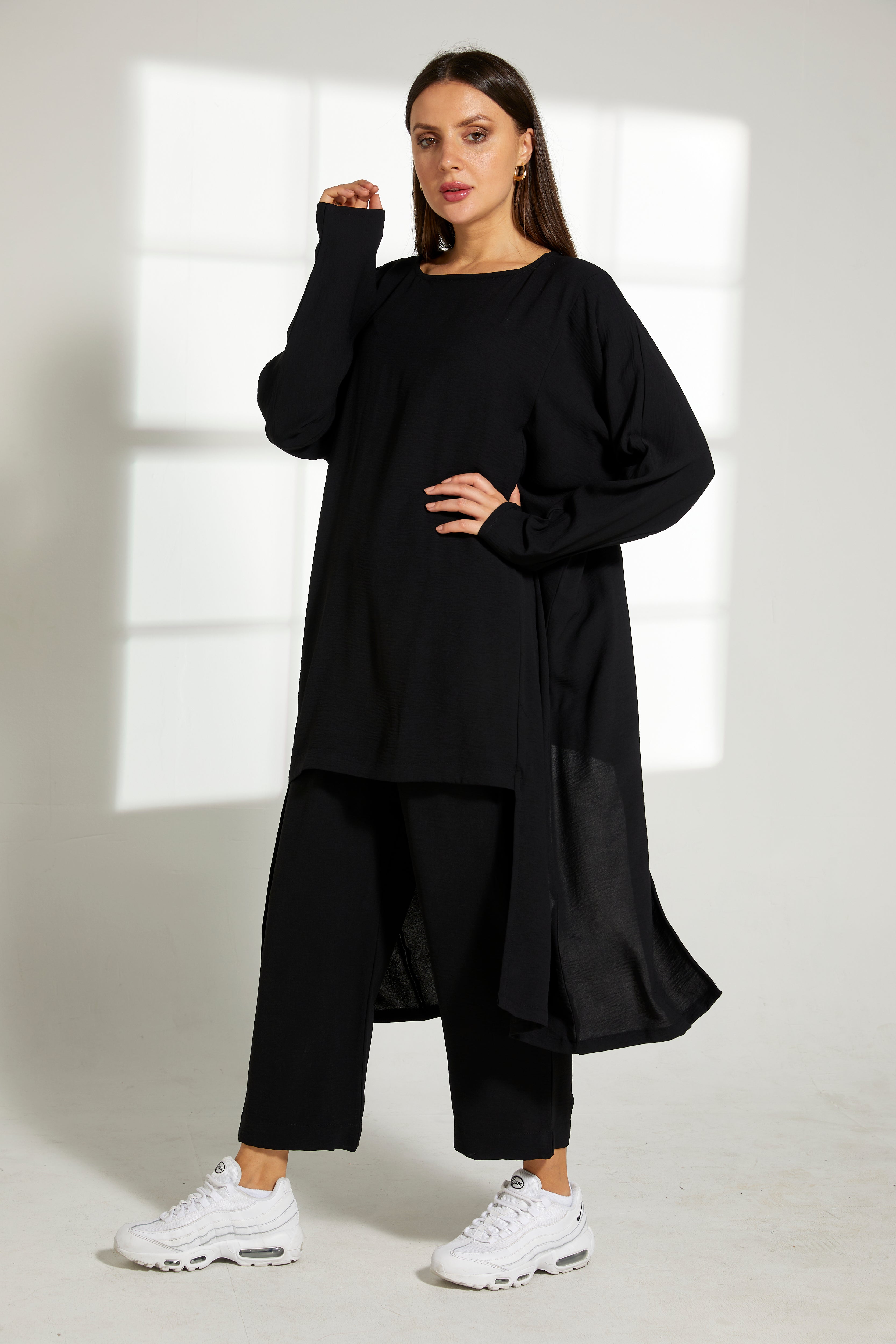 MOiSTREET Black CEY Fabric Top And Pants Set