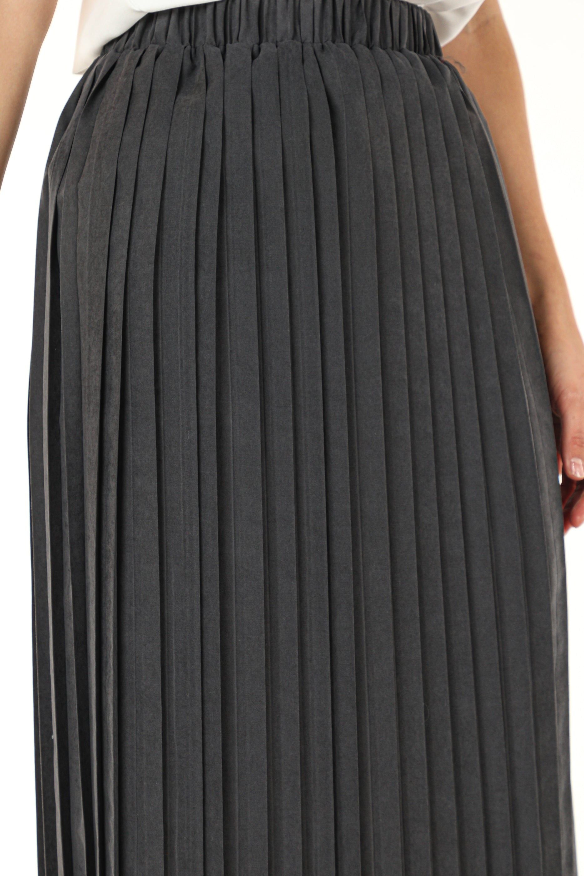 MOiSTREET Black Shamua Pleated Skirt