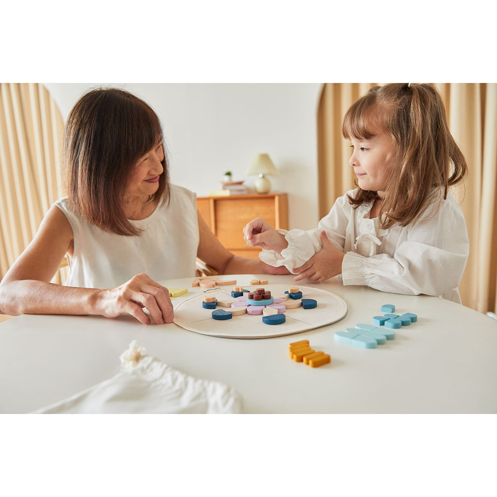 PlanToys ماندالا — مجموعة بناء أنماط خشبية