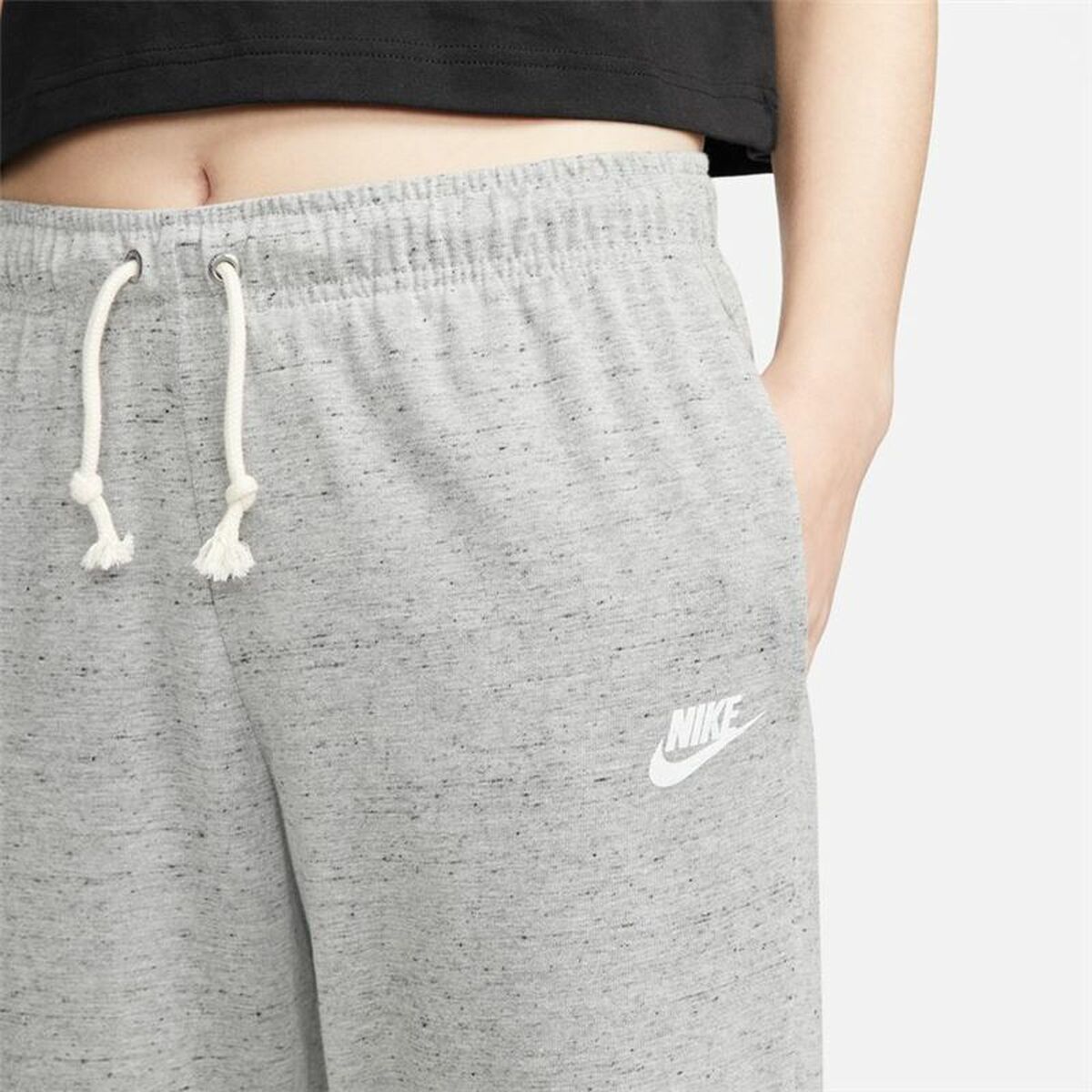 بنطال رياضي طويل من Nike Sportswear للصالة الرياضية بلون رمادي كلاسيكي للنساء