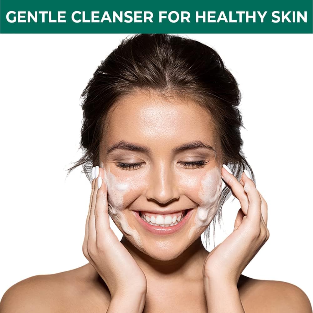 غسول الوجه المنقي بالشاي الطبيعي ونيم من Nykaa Naturals